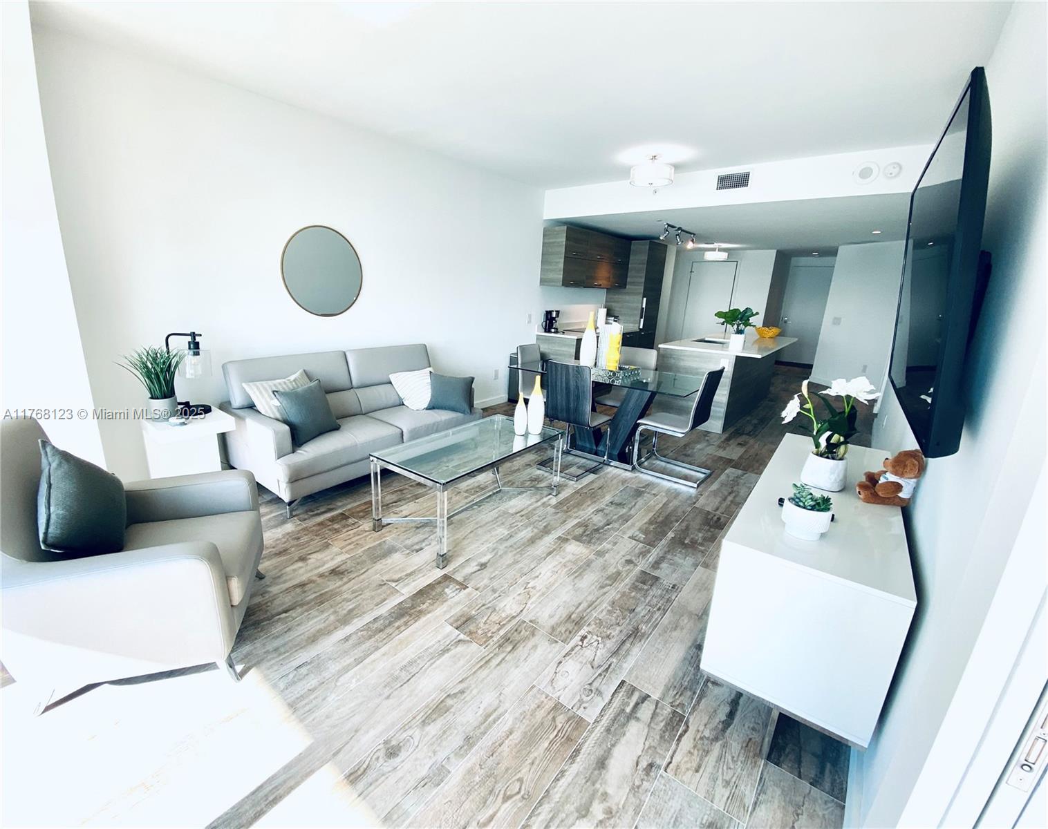 PARAISO BAY CONDO - Residential