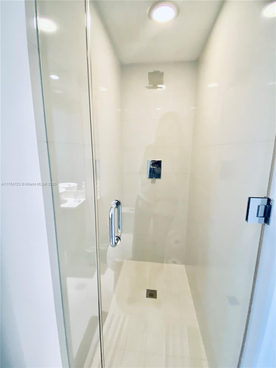PARAISO BAY CONDO - Residential