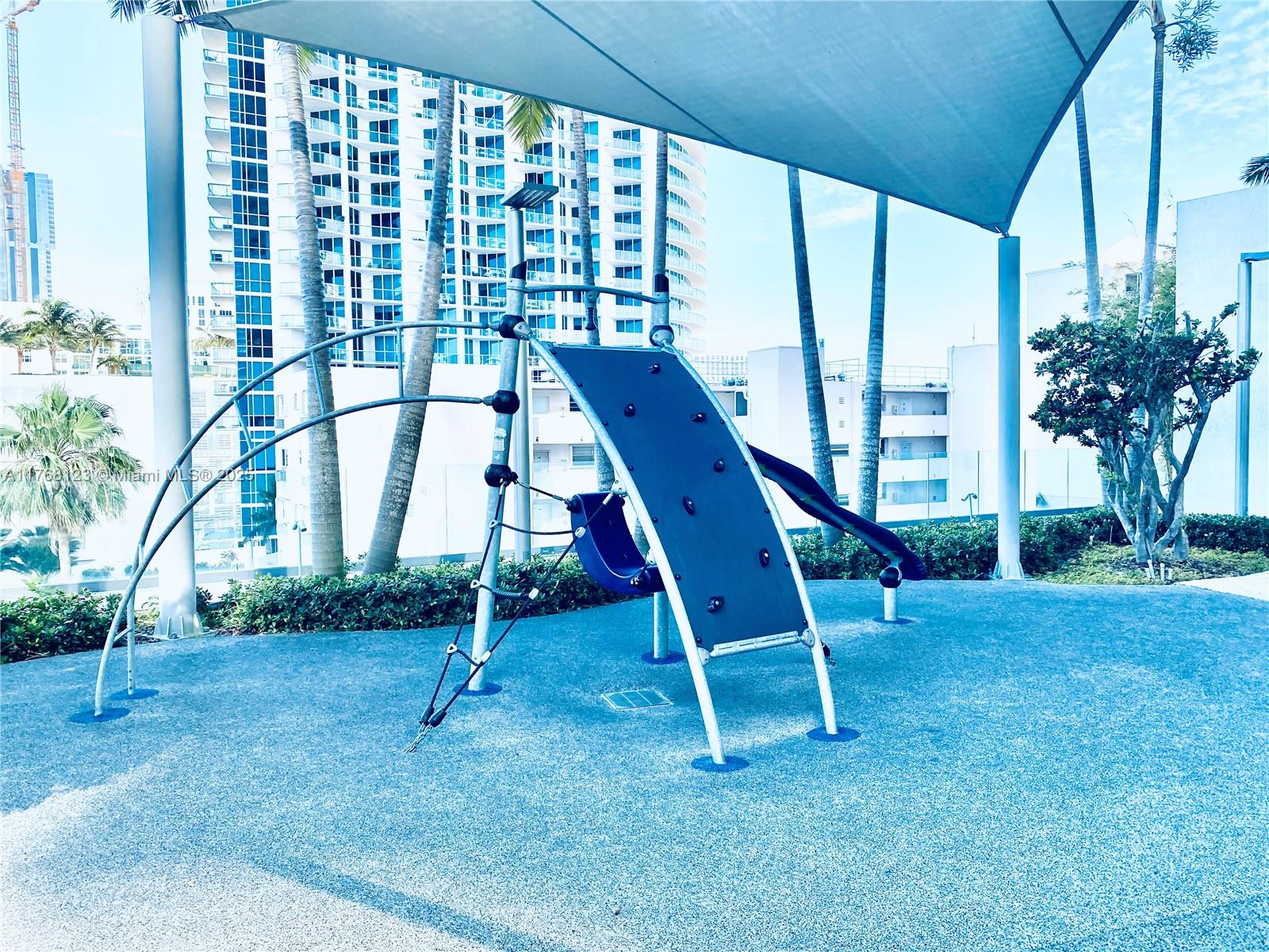 PARAISO BAY CONDO - Residential