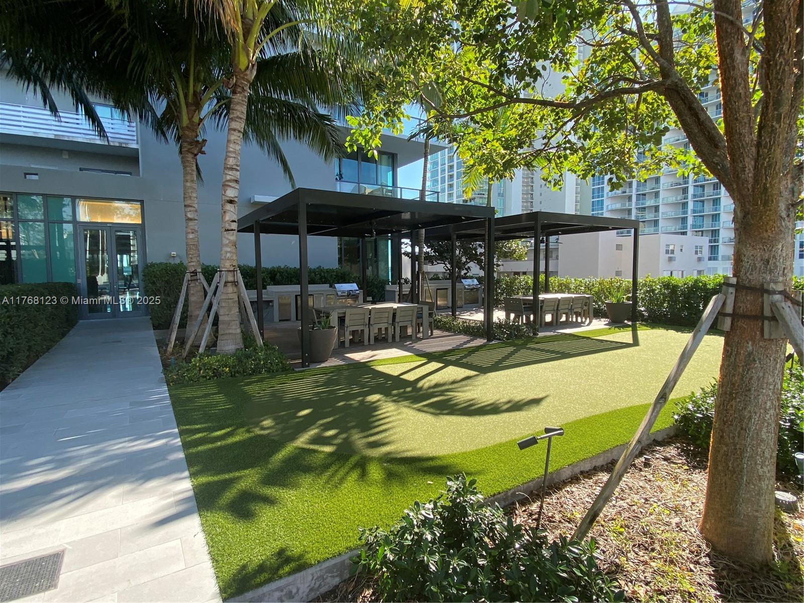 PARAISO BAY CONDO - Residential