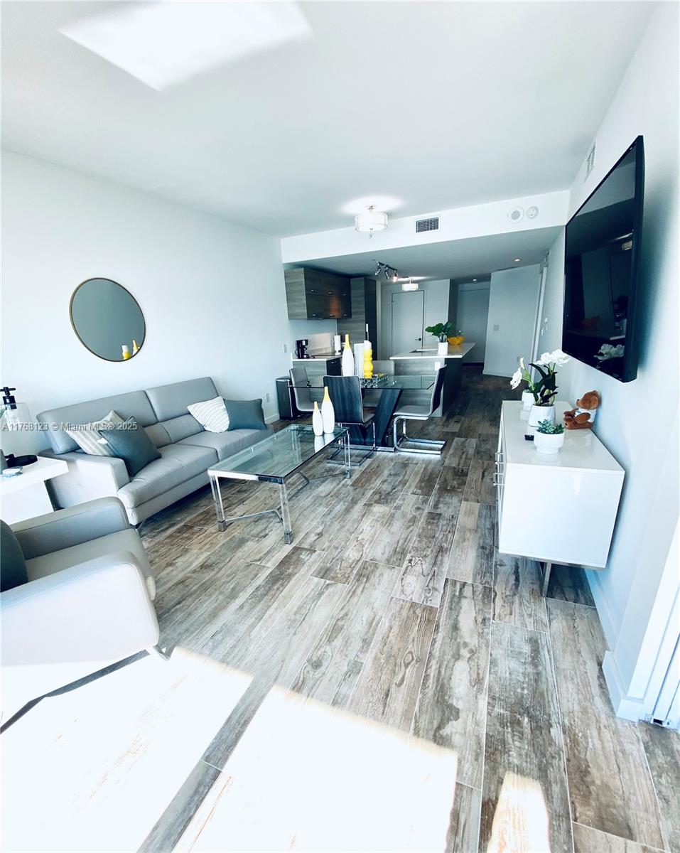 PARAISO BAY CONDO - Residential