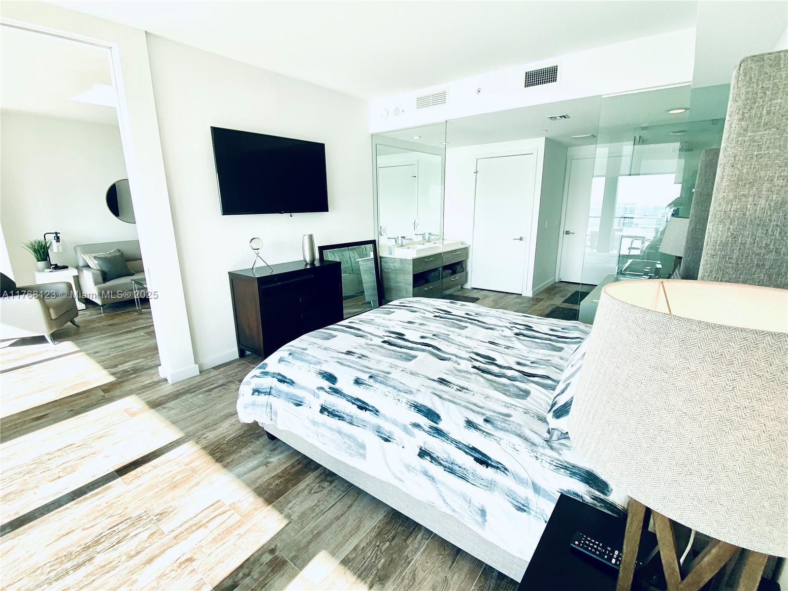 PARAISO BAY CONDO - Residential
