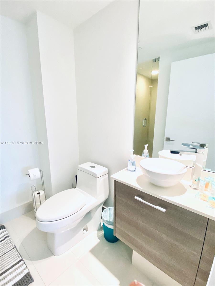 PARAISO BAY CONDO - Residential
