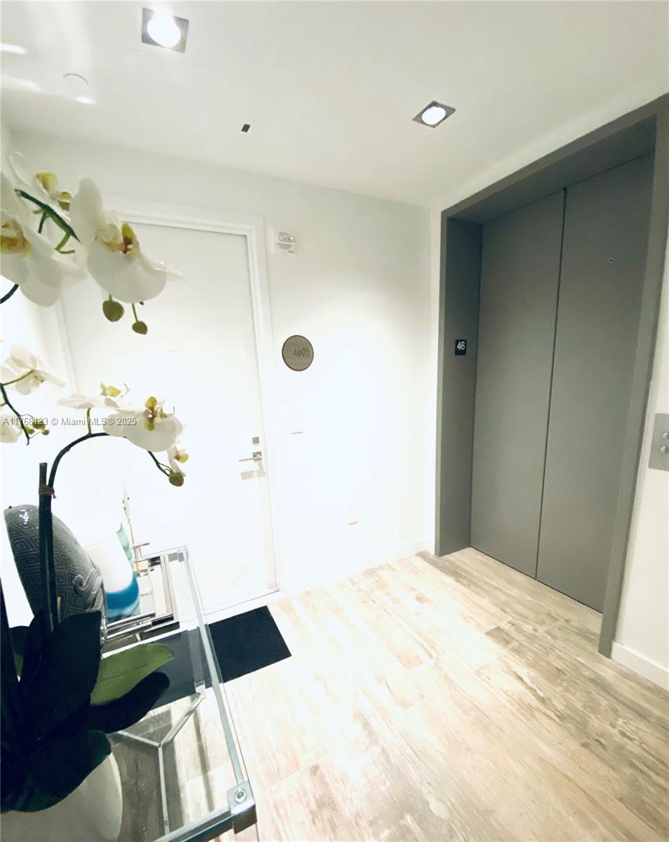PARAISO BAY CONDO - Residential