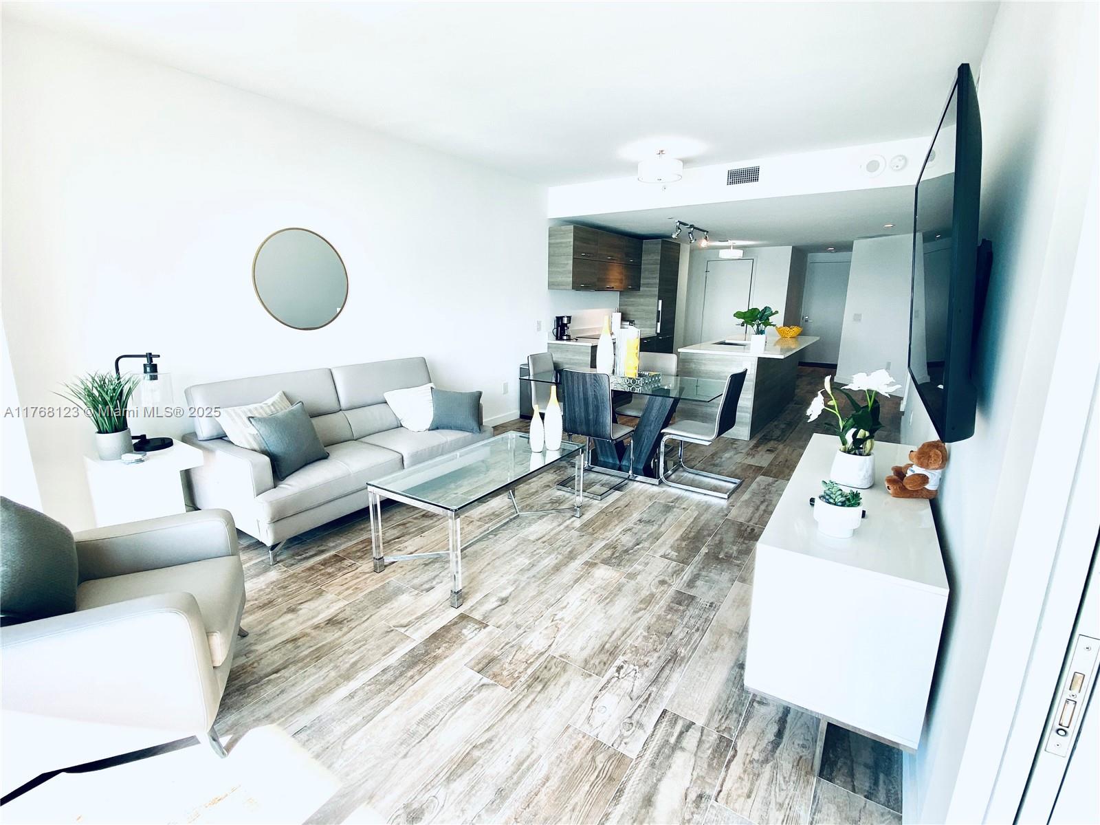 PARAISO BAY CONDO - Residential