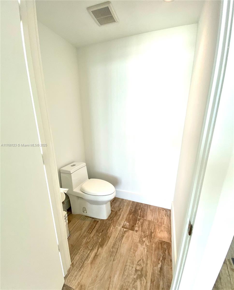 PARAISO BAY CONDO - Residential