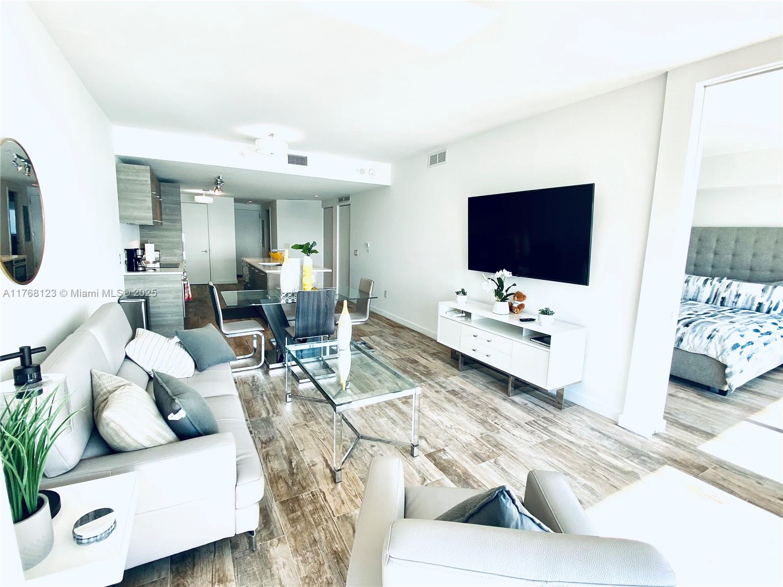 PARAISO BAY CONDO - Residential
