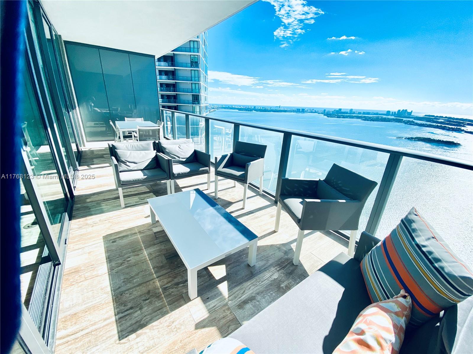 PARAISO BAY CONDO - Residential