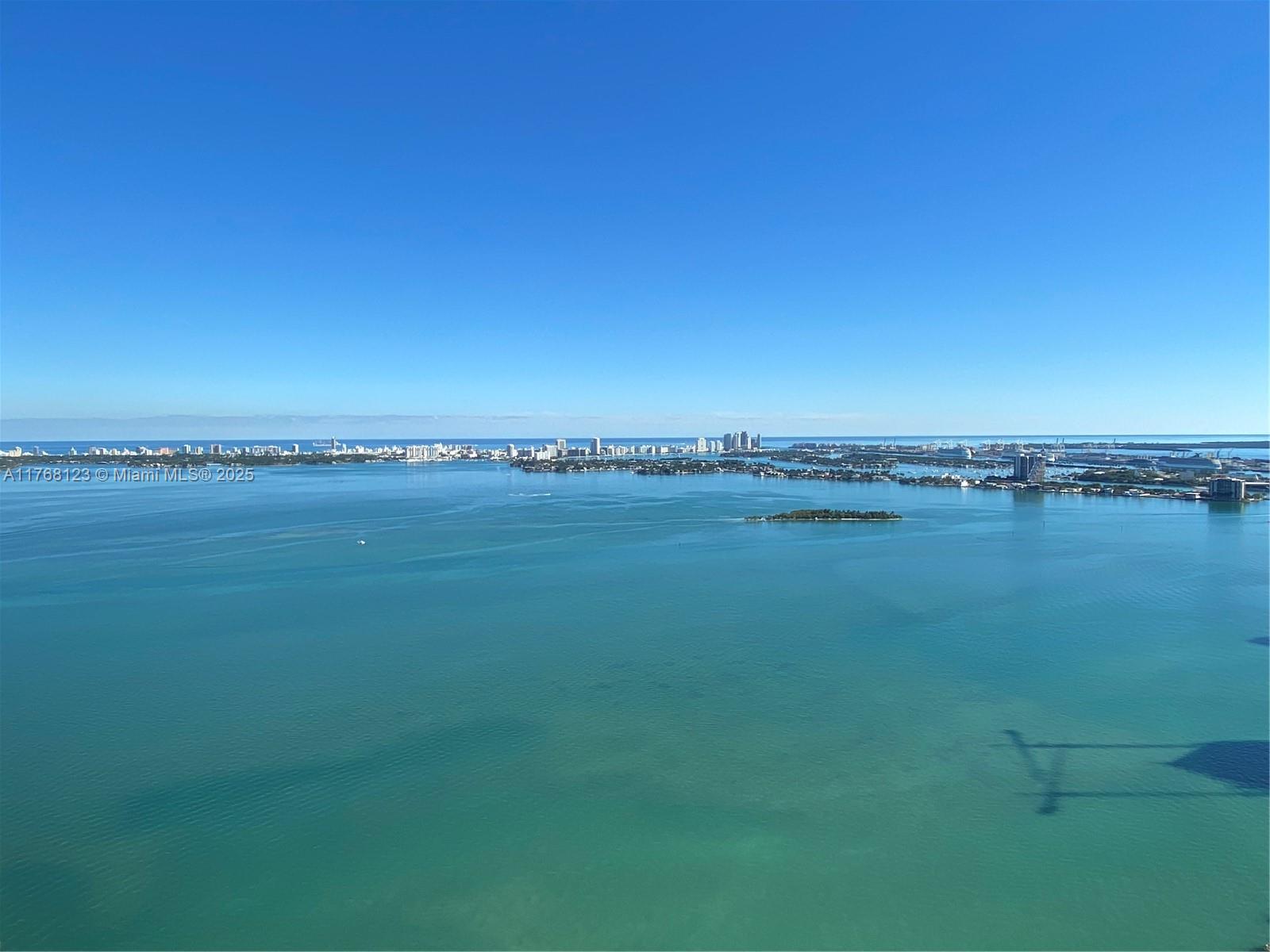 PARAISO BAY CONDO - Residential