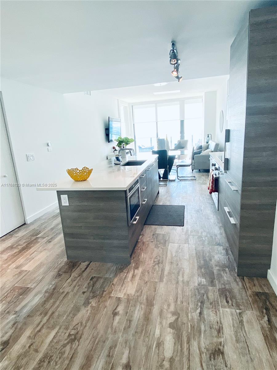 PARAISO BAY CONDO - Residential