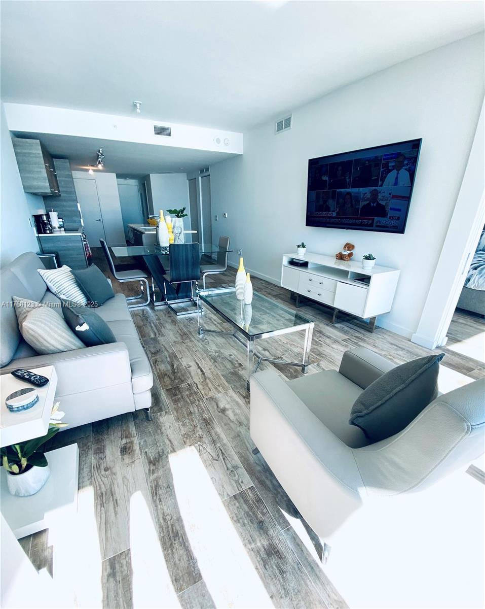 PARAISO BAY CONDO - Residential