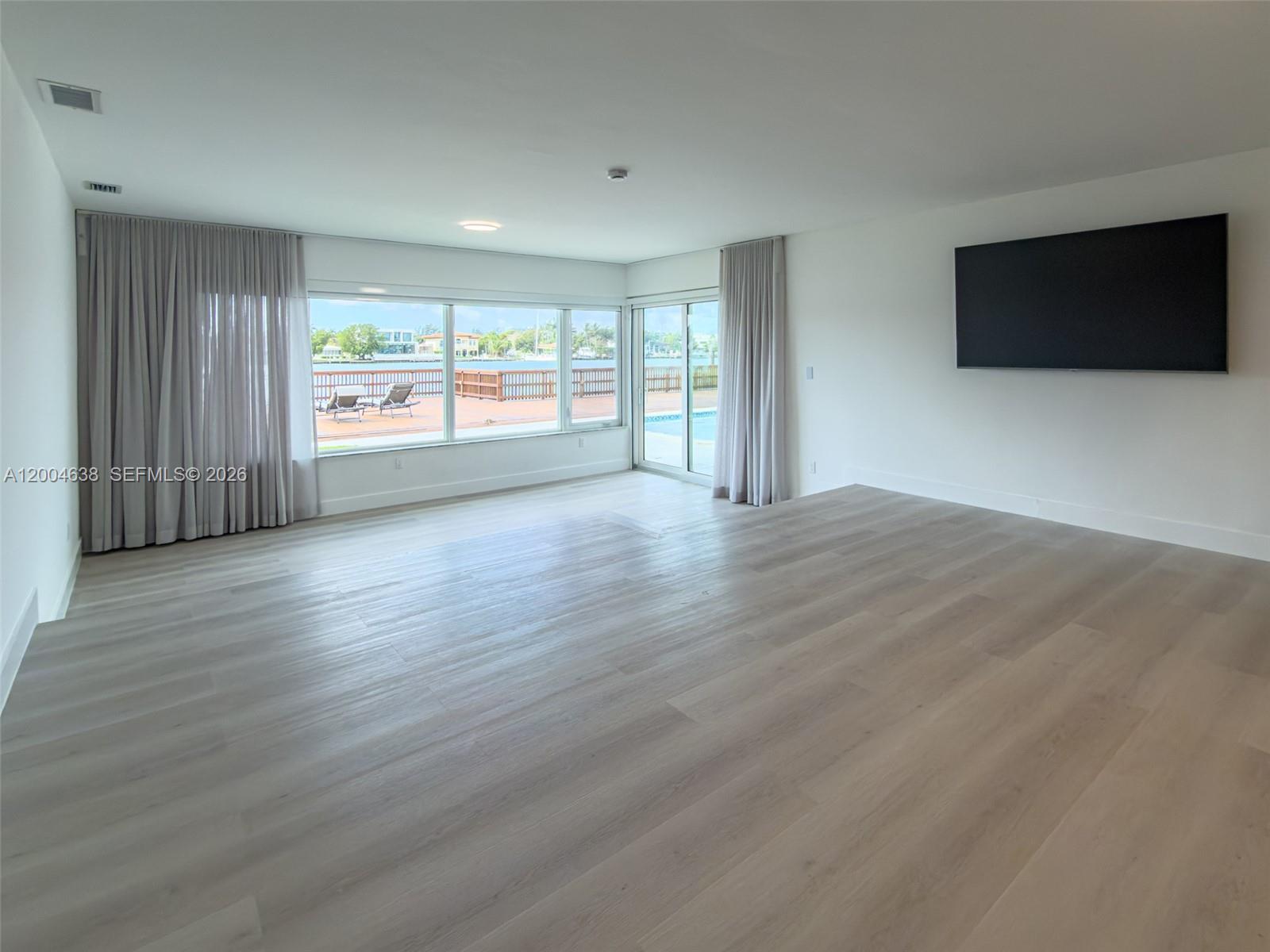 BISCAYNE POINT - Residential