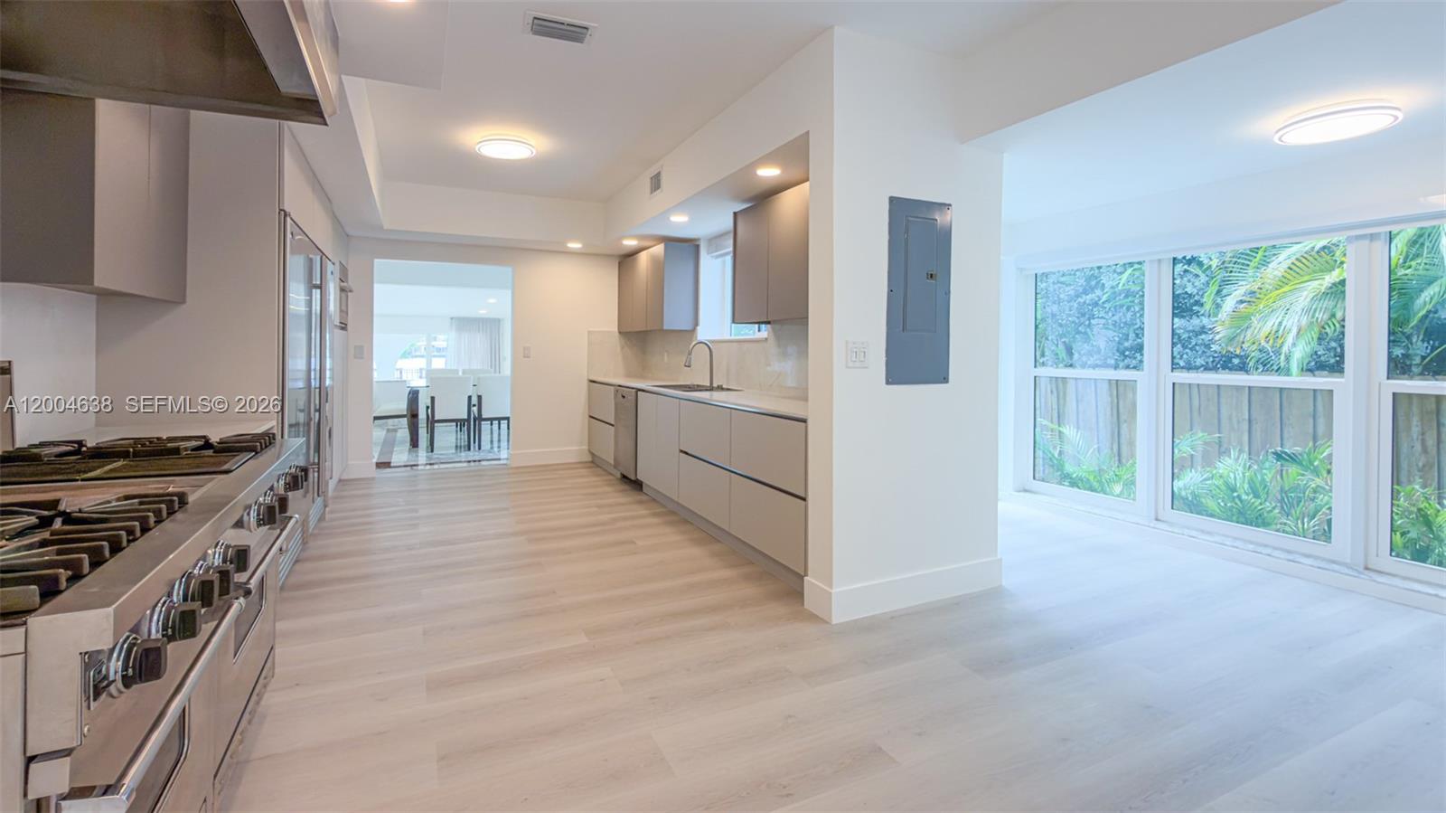 BISCAYNE POINT - Residential