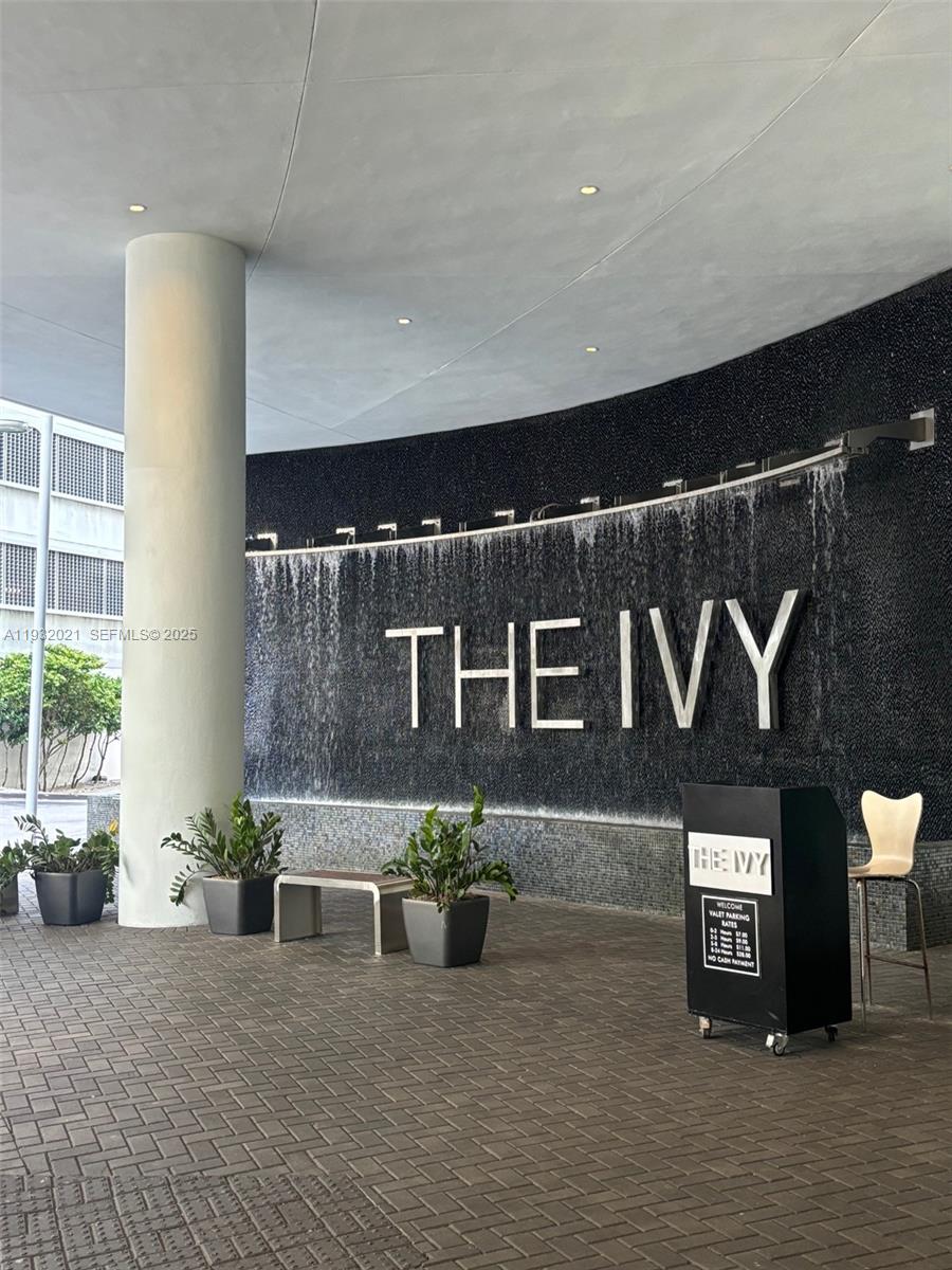 IVY CONDO - Residential Lease