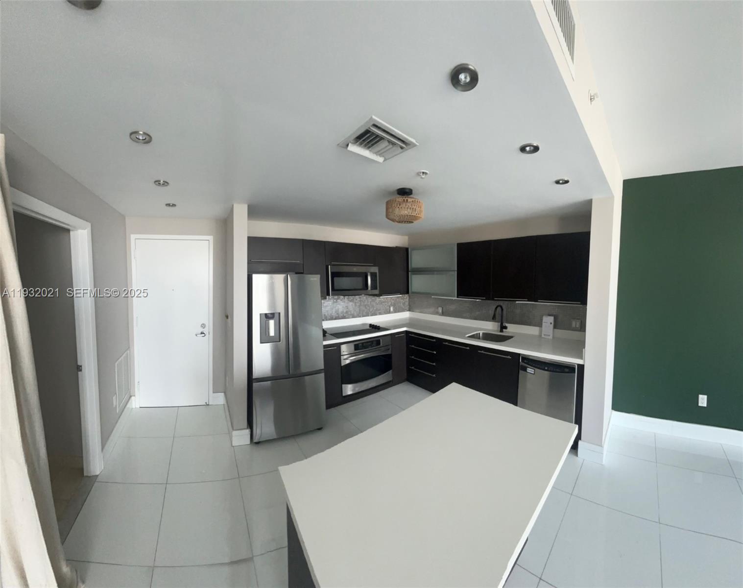 IVY CONDO - Residential Lease