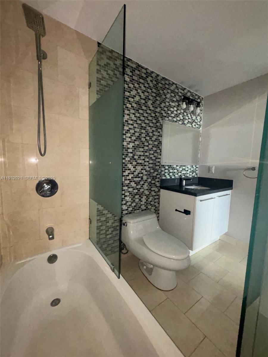 IVY CONDO - Residential Lease