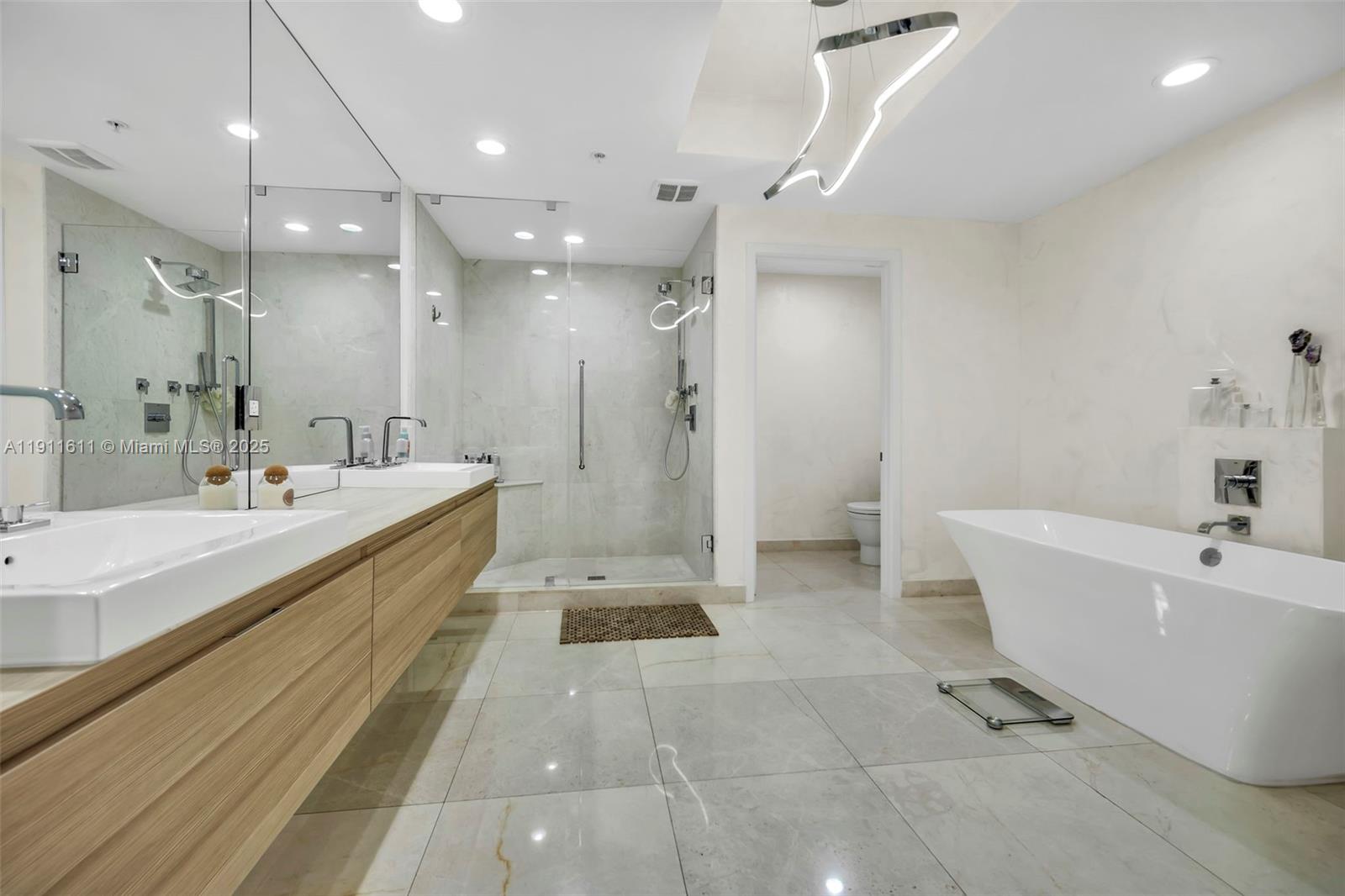 MARINA PALMS RESIDENCES N - Residential