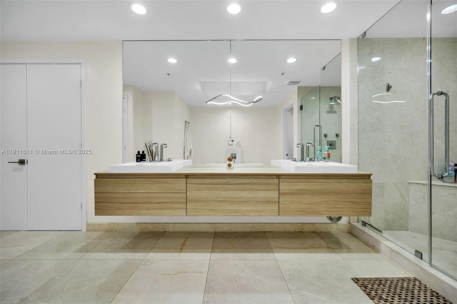 MARINA PALMS RESIDENCES N - Residential