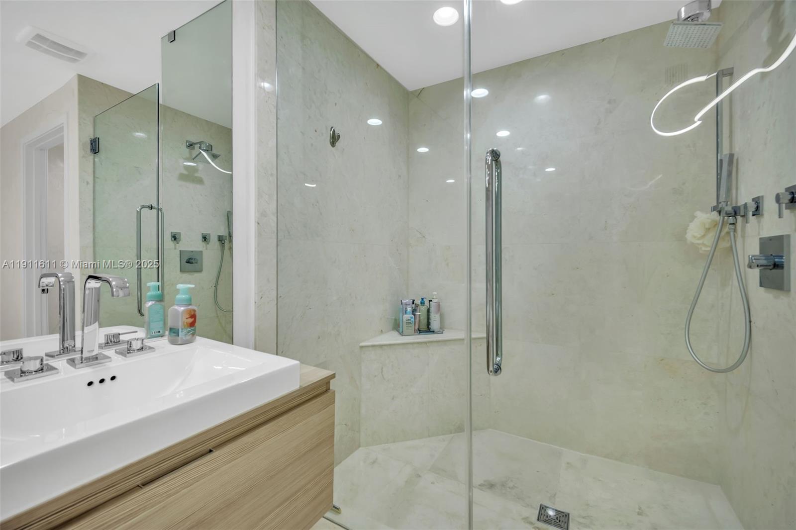 MARINA PALMS RESIDENCES N - Residential