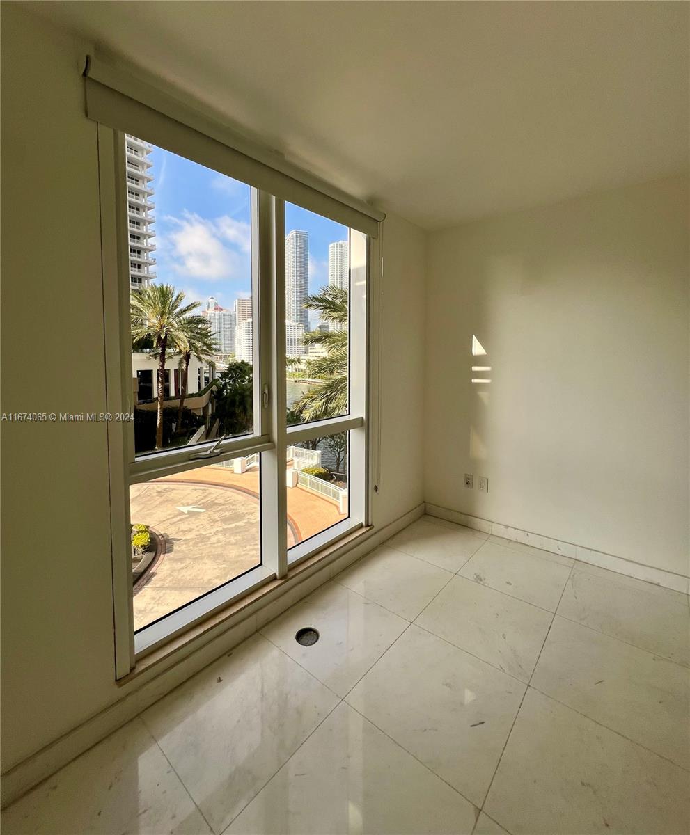 CARBONELL CONDO - Residential
