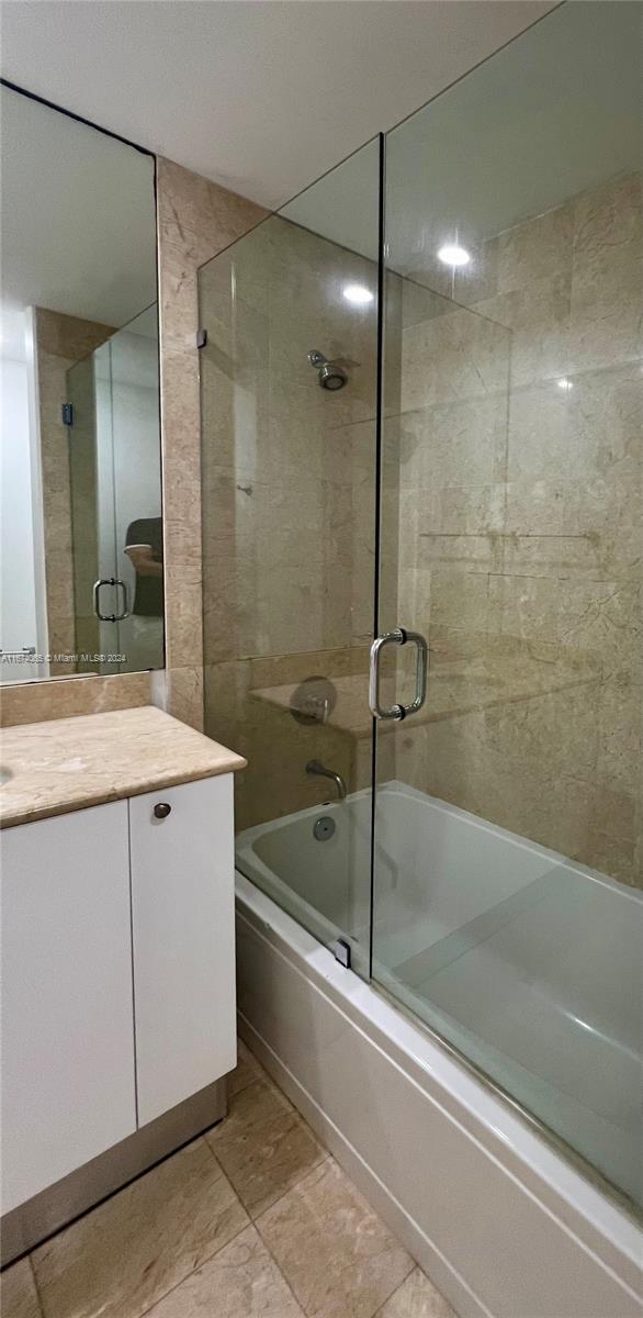 CARBONELL CONDO - Residential