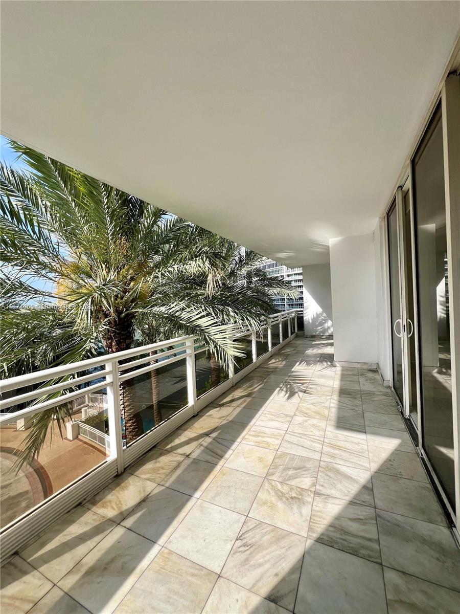 CARBONELL CONDO - Residential