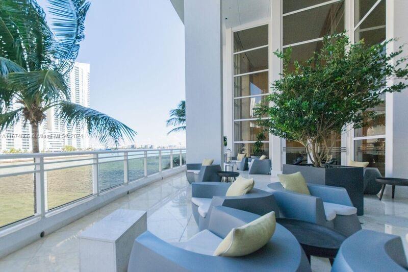 CARBONELL CONDO - Residential