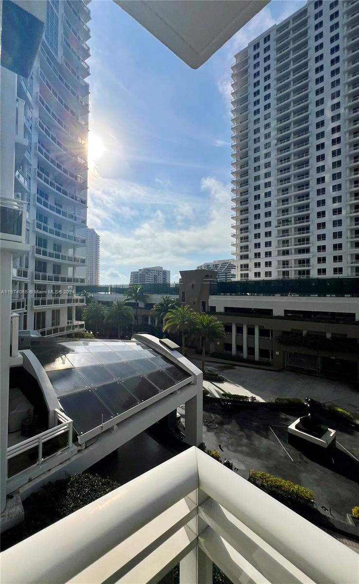 CARBONELL CONDO - Residential