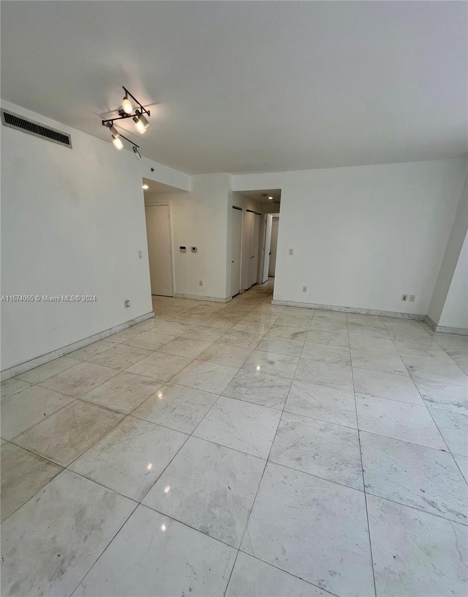CARBONELL CONDO - Residential