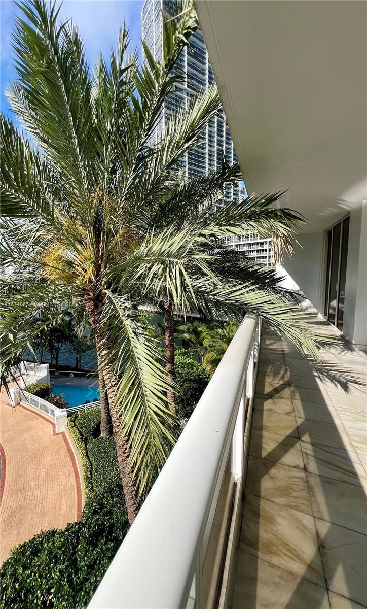 CARBONELL CONDO - Residential