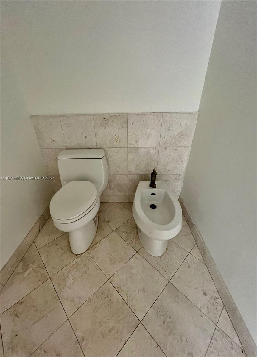 CARBONELL CONDO - Residential