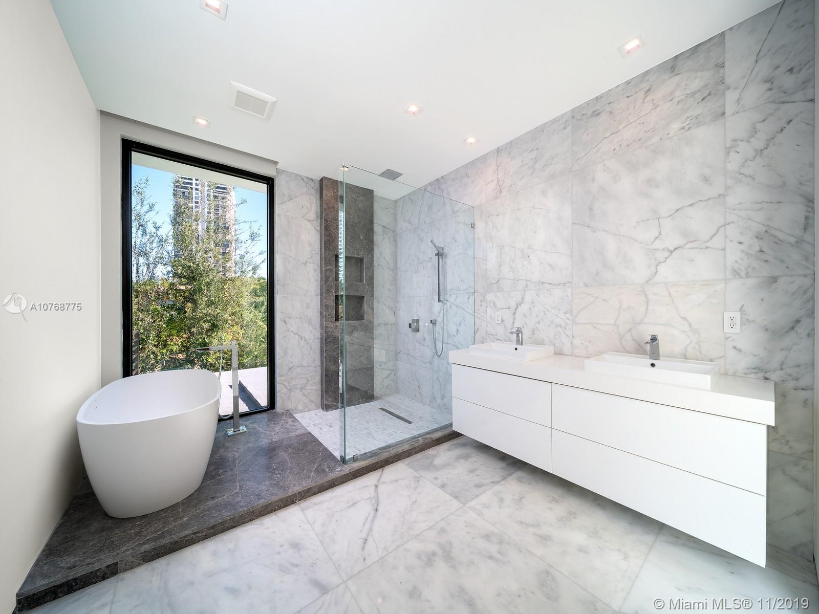 BRICKELLS FLAGLER - Residential