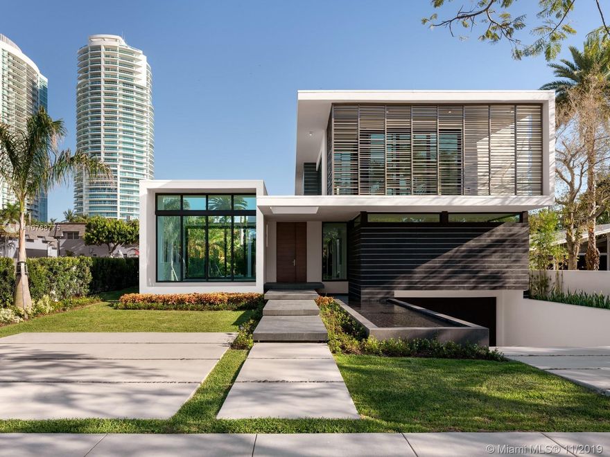 Get the home of your dreams in the most desired Miami Location. Top of the line appliances materials with most trends luxury finish. Within walking distance from restaurants, fine shopping & Brickell financial district. Minutes away from Miami International airport, Port of Miami, Miami Beach and Coconut Grove.