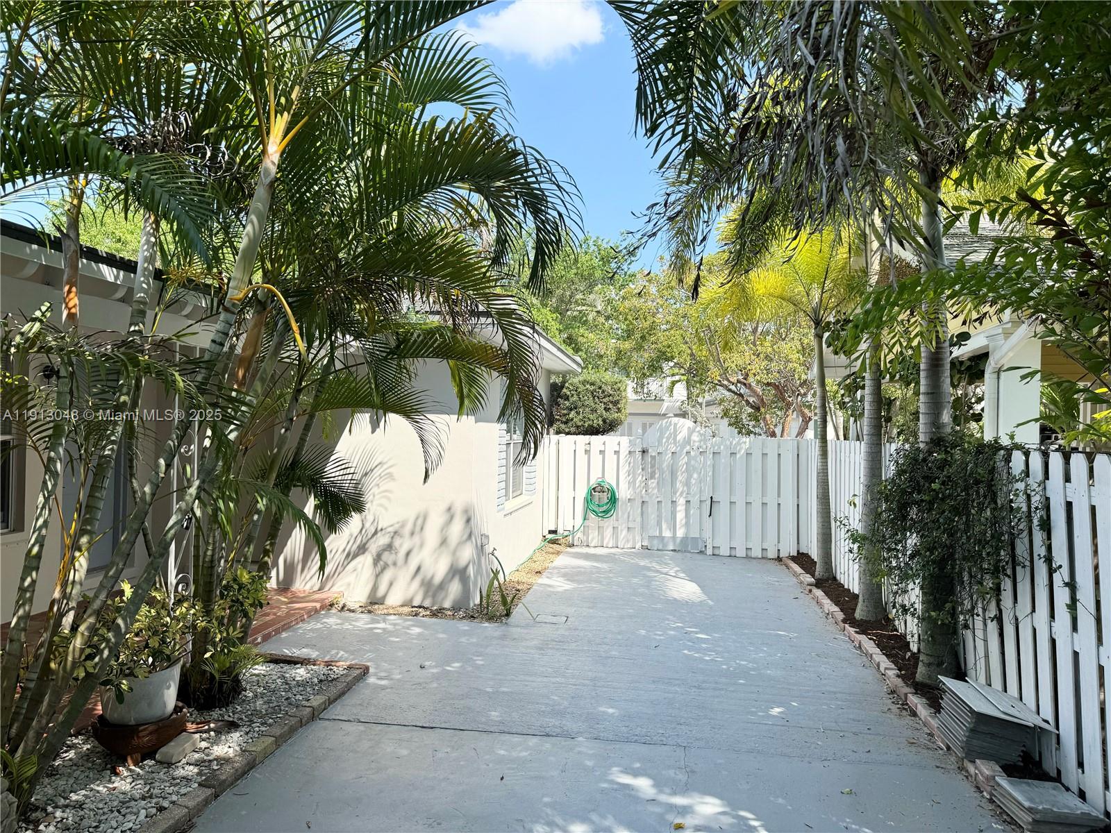 VICTORIA PARK CORR AMEN P - Residential Lease