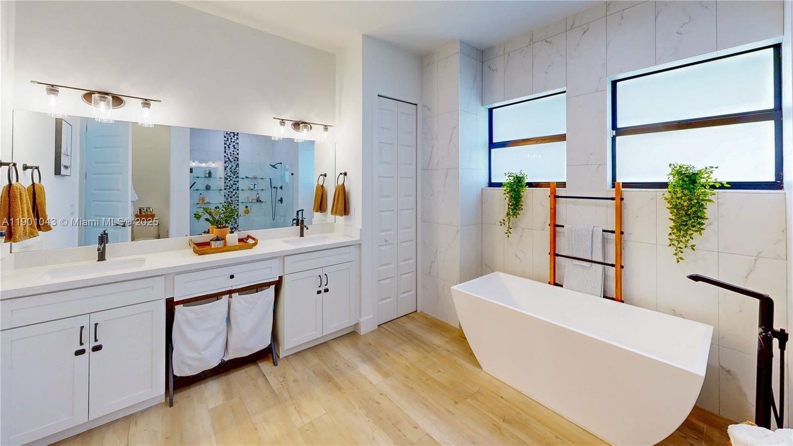 MCMINN ESTATES - Residential