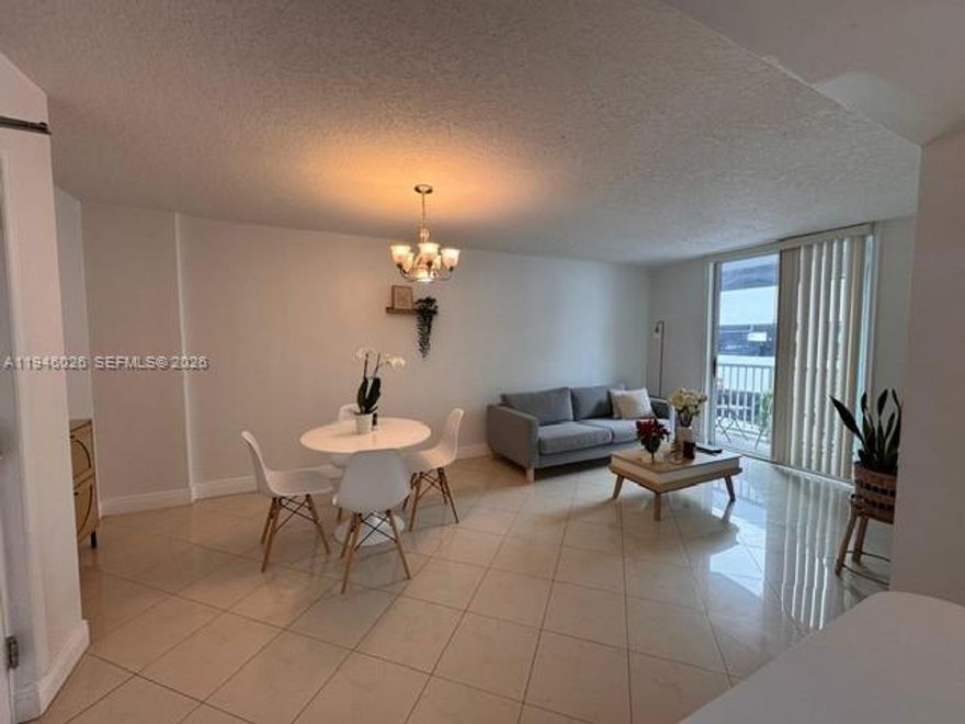 Rare top-floor 3BR/2BA penthouse with great natural light and privacy. Spacious layout ideal for homeowners or investors. Minutes from Downtown, Brickell, major highways, shopping, and transit. Strong rental demand and appreciation potential. Low maintenance, easy to show. 
Motivated seller won’t last!