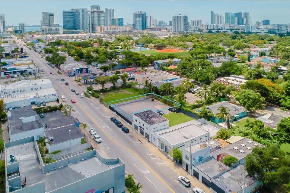 250 NW 36th St