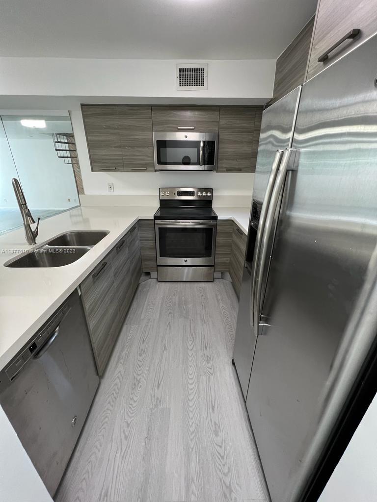 BRICKELLS FLAGLER - Residential Lease