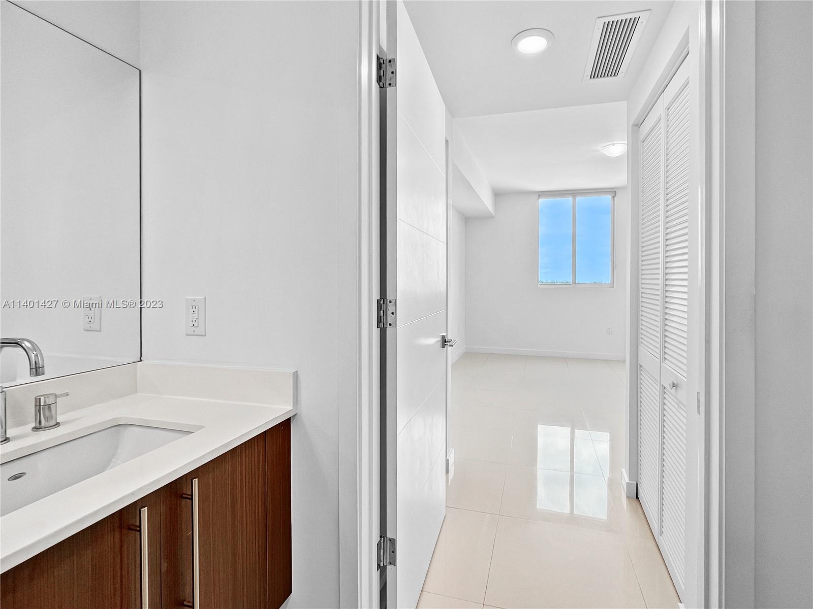 MIDTOWN DORAL CONDO 4 - Residential Lease