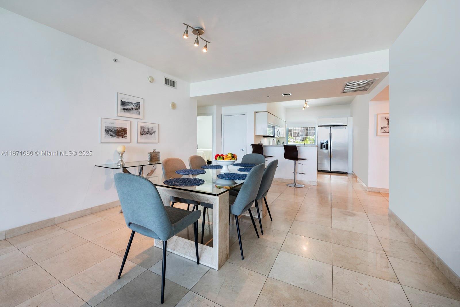 BLUE CONDO - Residential