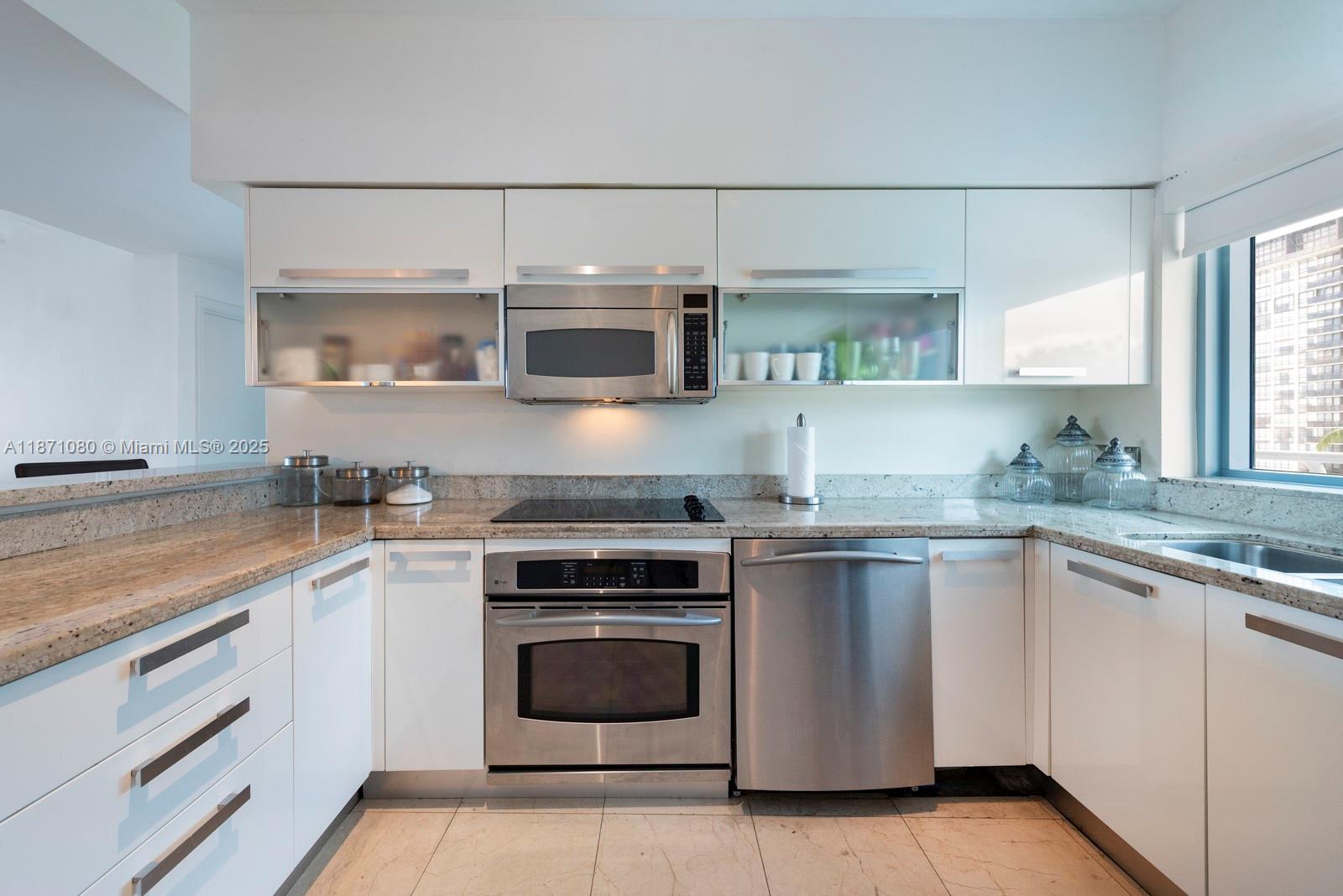 BLUE CONDO - Residential