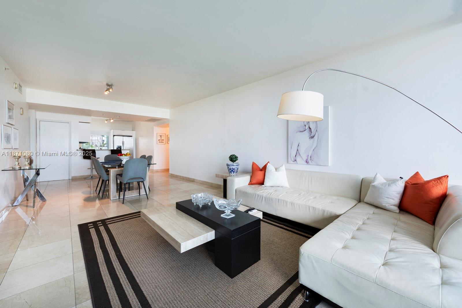 BLUE CONDO - Residential