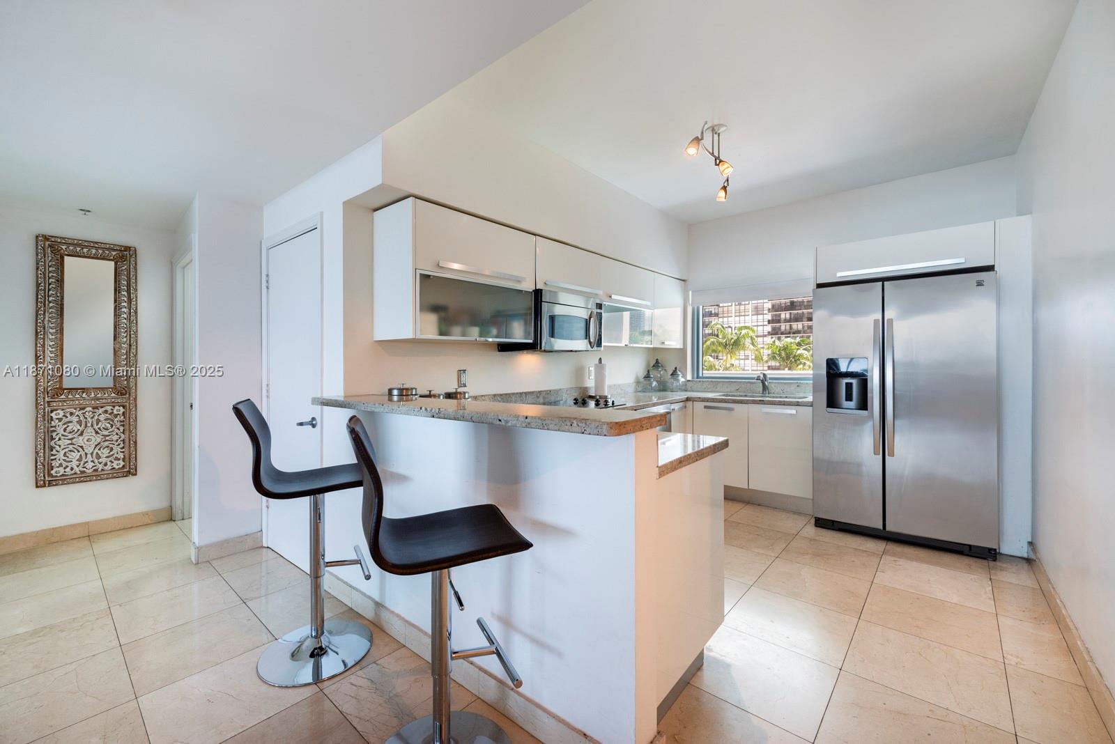 BLUE CONDO - Residential