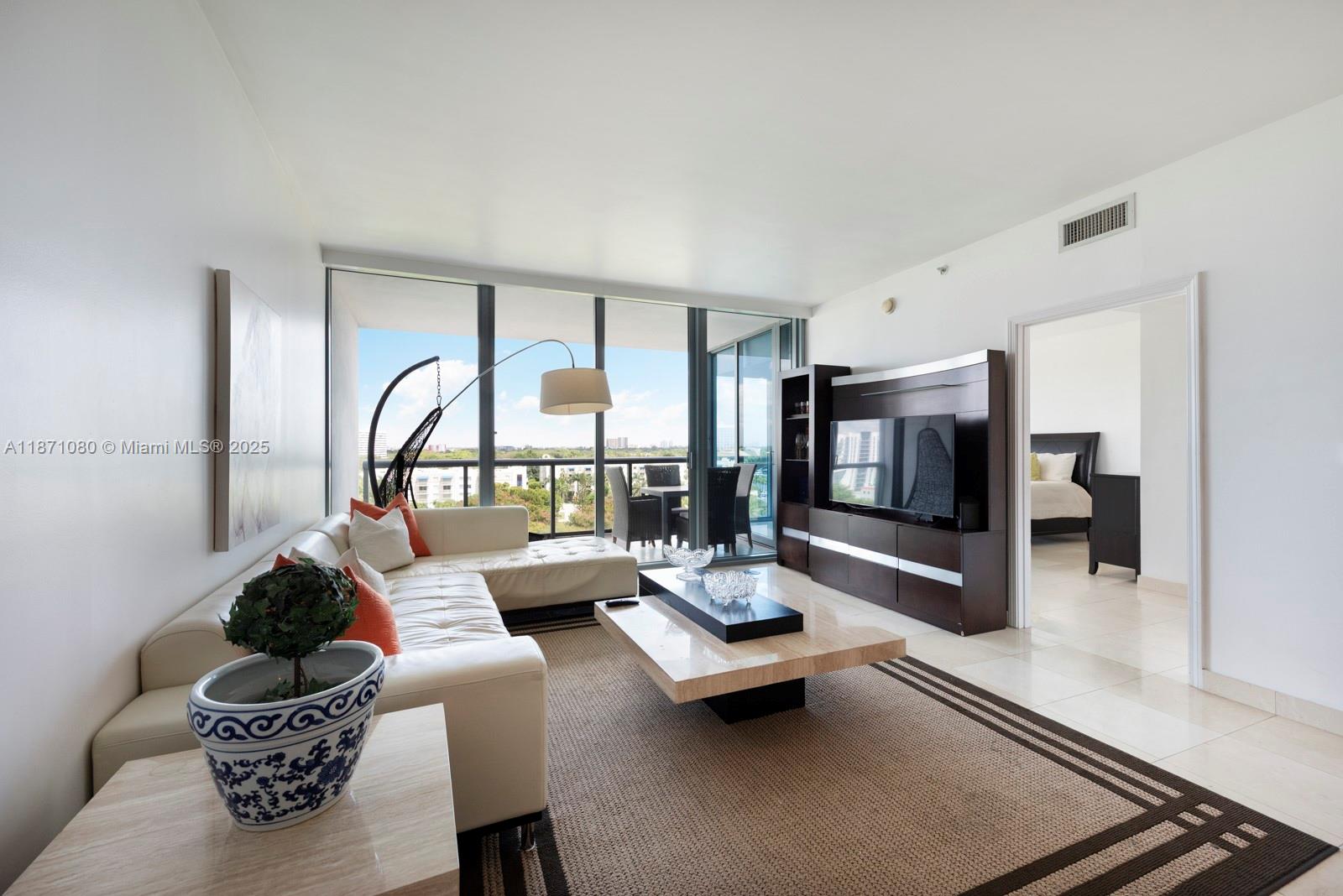 BLUE CONDO - Residential