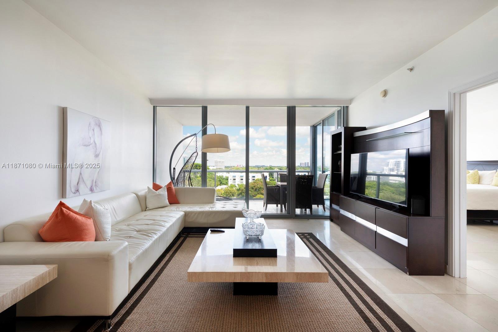 BLUE CONDO - Residential