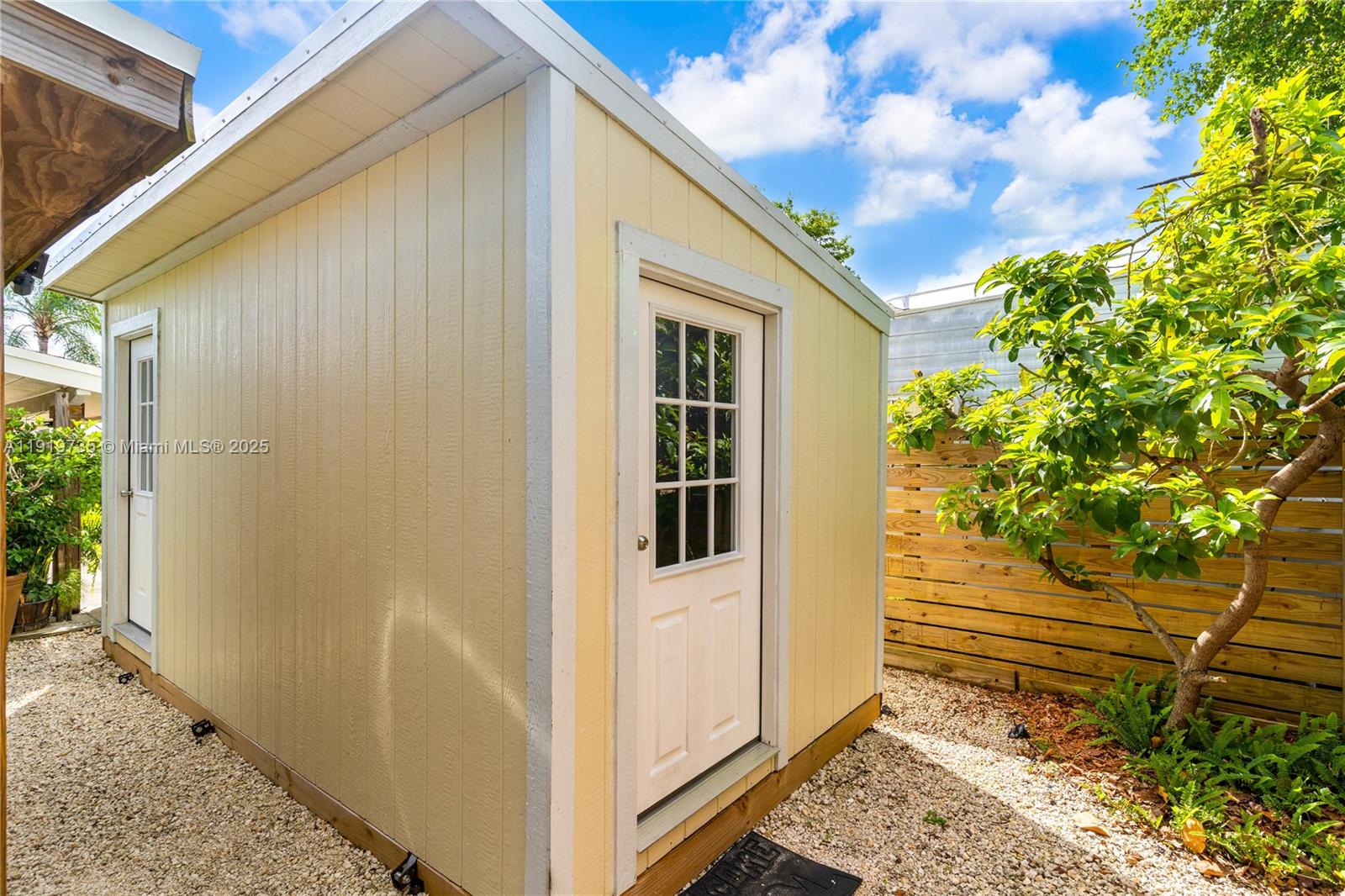 BENSON MANOR - Residential