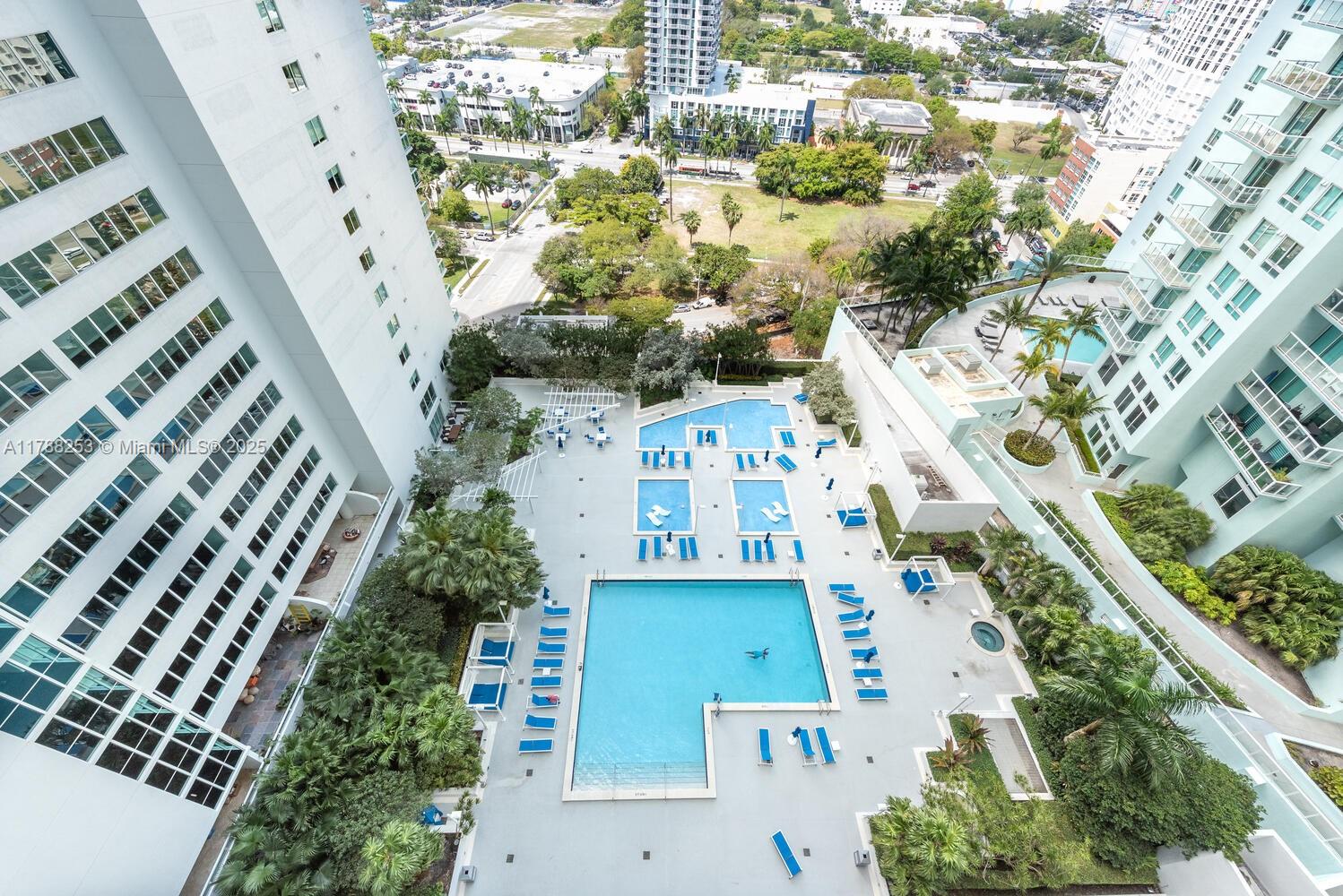1800 N Bayshore Dr 2406