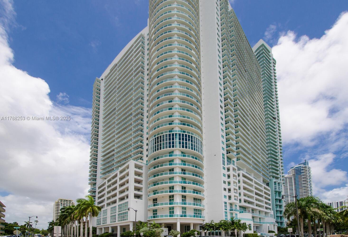 Photo 1 of 1800 N Bayshore Dr 2406, Miami, Florida, $430,000, Web #: 11788253