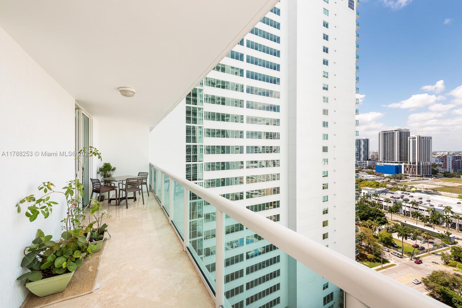 1800 N Bayshore Dr 2406