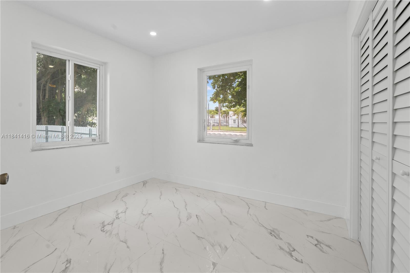 RIDGE CREST - Residential